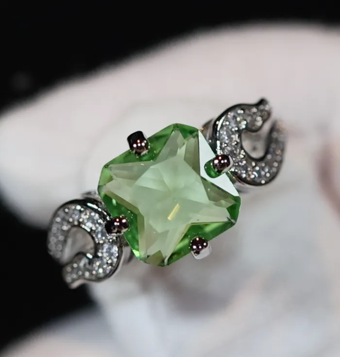 Lab Diamonds London Rings Green Diamond Ring Womens Promise Rings Love Ring Gift for Wife