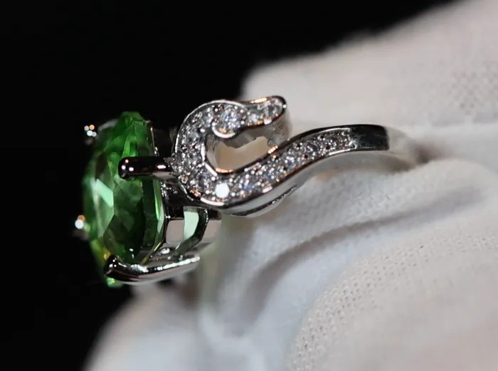 Lab Diamonds London Rings Green Diamond Ring Womens Promise Rings Love Ring Gift for Wife